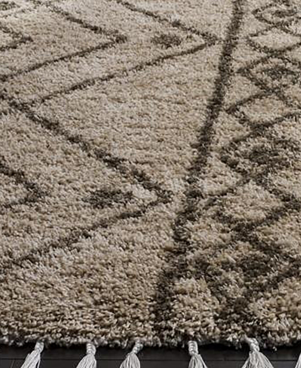 Safavieh Moroccan Fringe Shag MFG248 Mushroom and Gray X Area Rug
