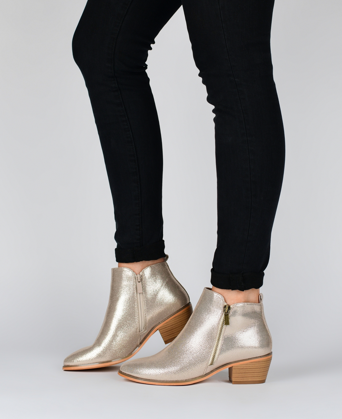 Journee Collection Women's Rebel Size Zipper Stacked Heel Booties