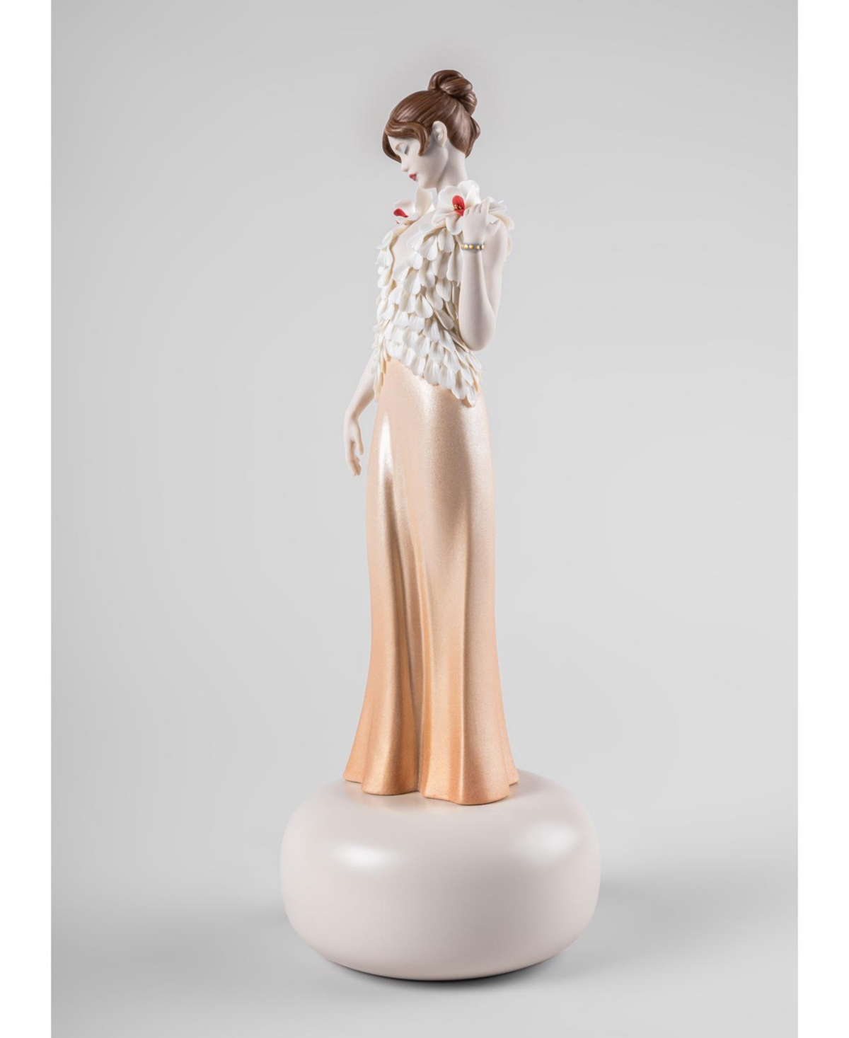 Lladrò Exquisite Embroidery Sculpture. Limited Edition In Multi