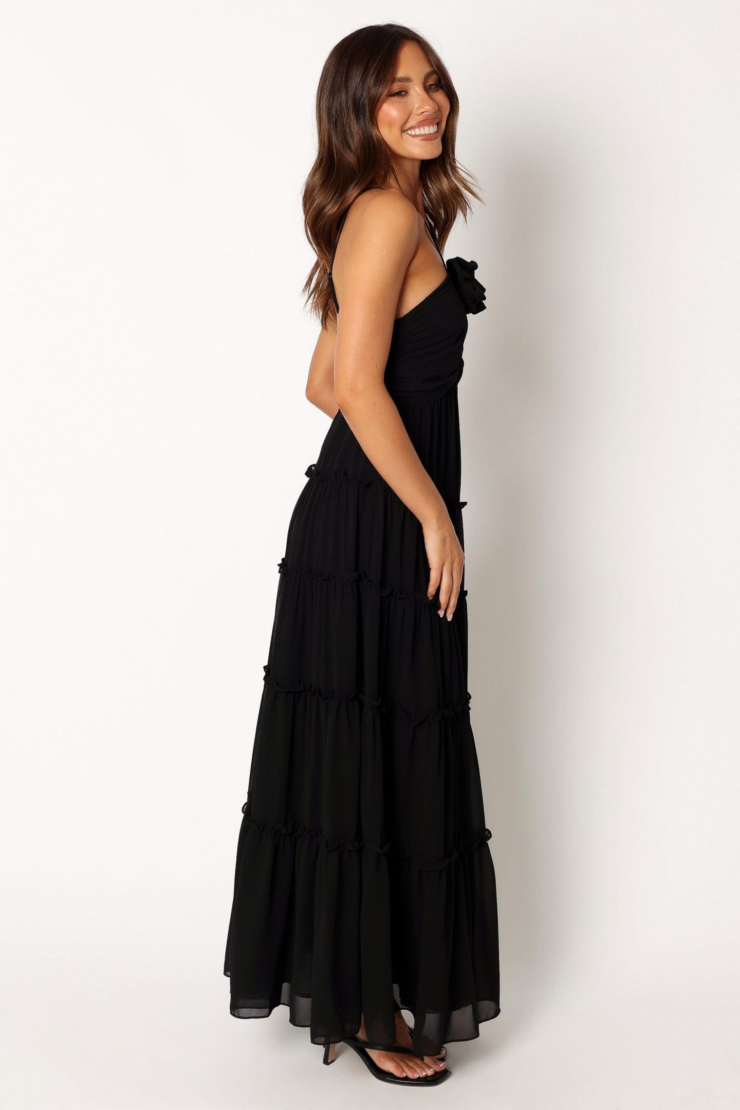 Женское платье Petal and Pup Dottie Halter neck Maxi, цвет: Чёрный — фото 4