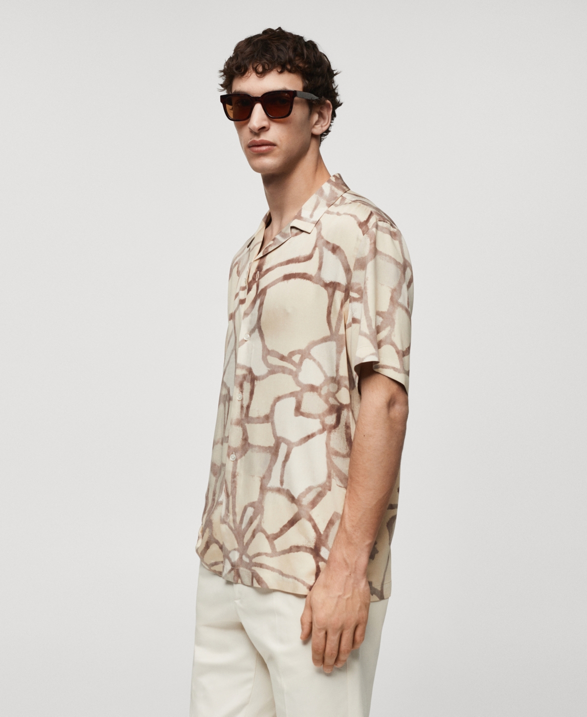 Shop Mango Men's Printed Short-sleeved Shirt In Beige