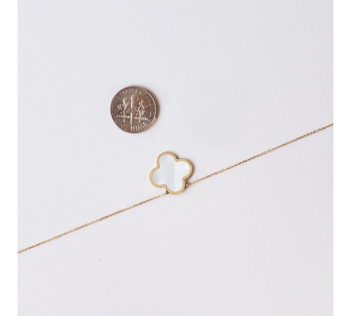 The Lovery Extra Large Mother of Pearl Single Clover Necklace 14K Gold