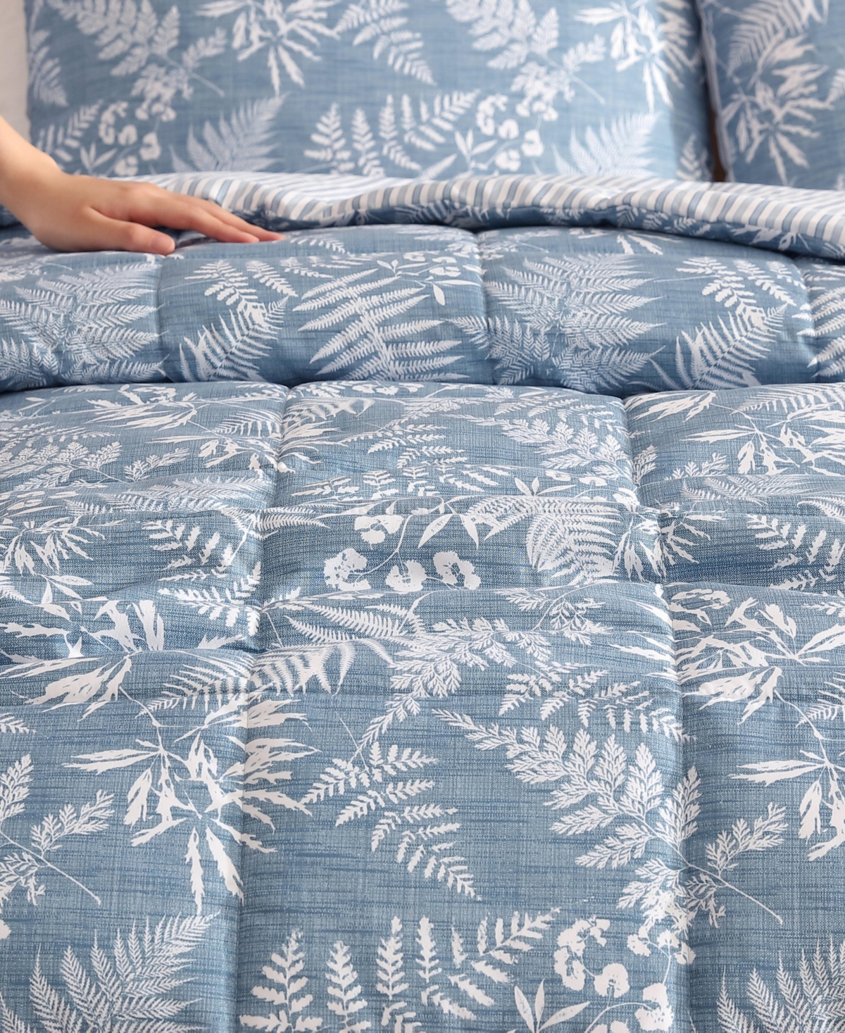 Eddie Bauer Fern Garden Reversible 3 Piece Comforter Set, Full/queen In Cabana Blue