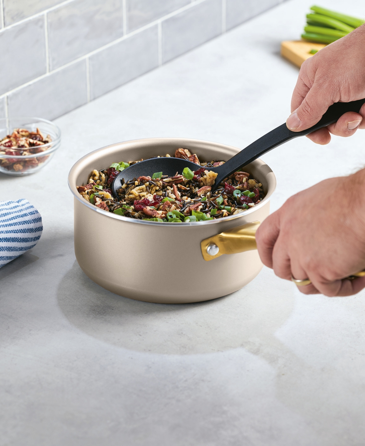 Farberware Radiant Aluminum 2-quart Saucepan With Lid In Champagne