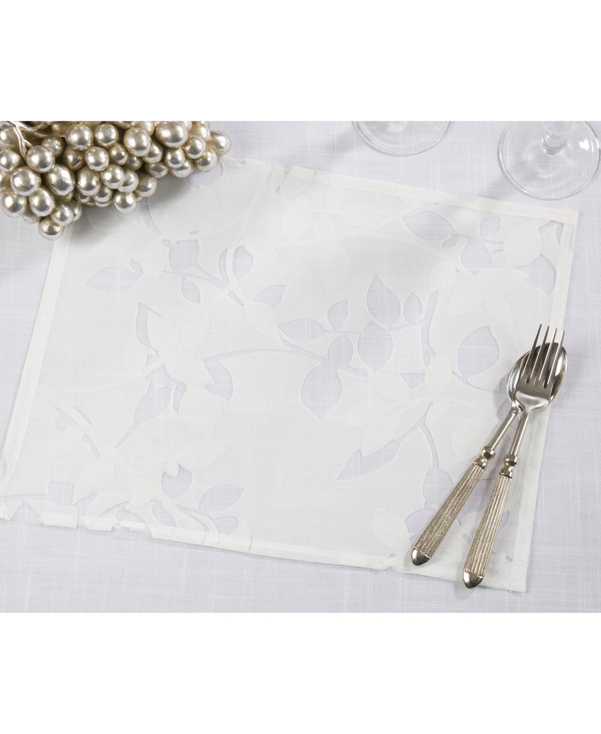 Saro Lifestyle Sheer Elegance Burnout Voile Vine Design Placemat Set Of 4, 13"x19" In White