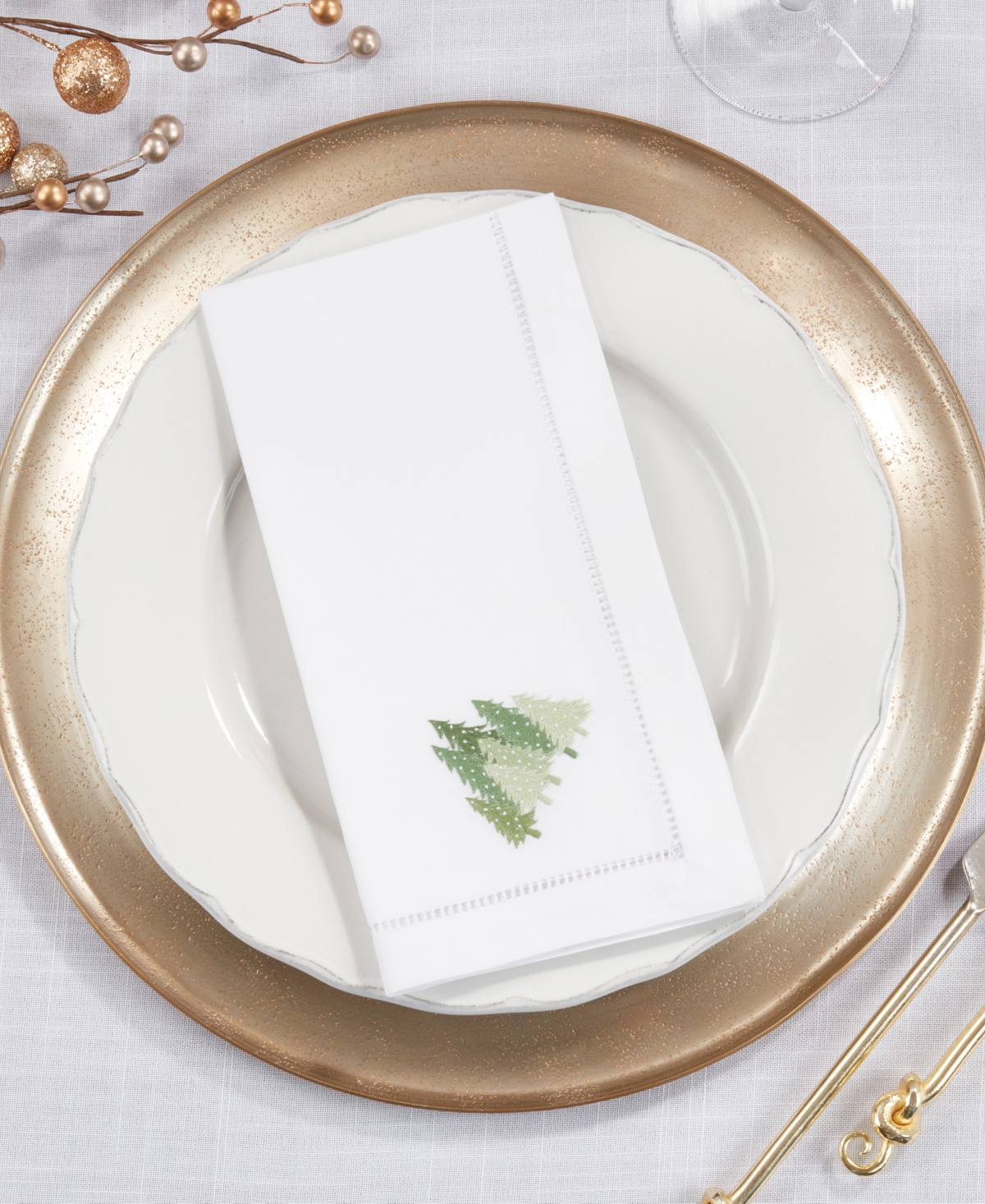 Saro Lifestyle Pine Forest Embroidered Napkin Set Of 6, 20"x20" In White