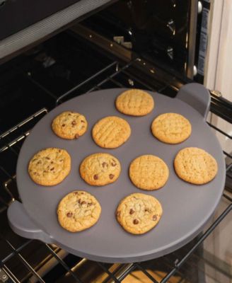 15 inch Glazed Round Pizza Stone With Handles Heat resistant up to 1,100&deg;F. Ideal for use in residential ovens, pizza ovens, and grills.