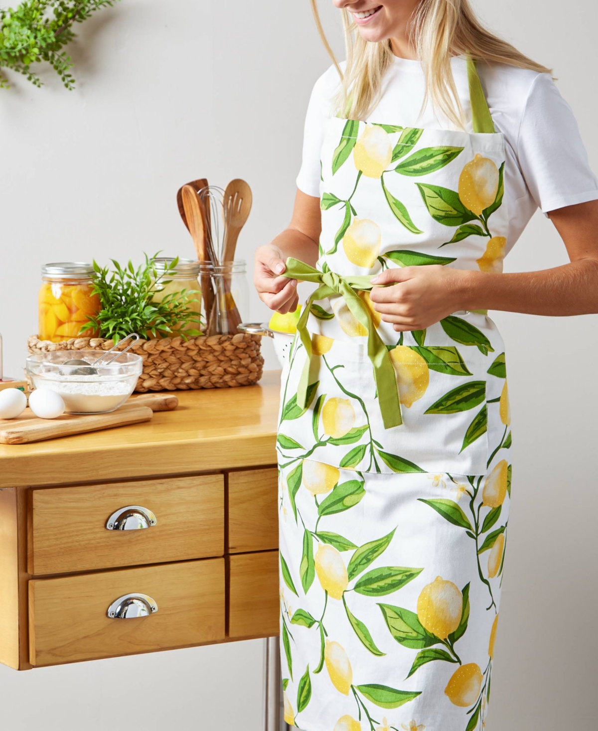 Design Imports Lemon Bliss Kitchen Collection, Chef Apron In Lemon Bliss
