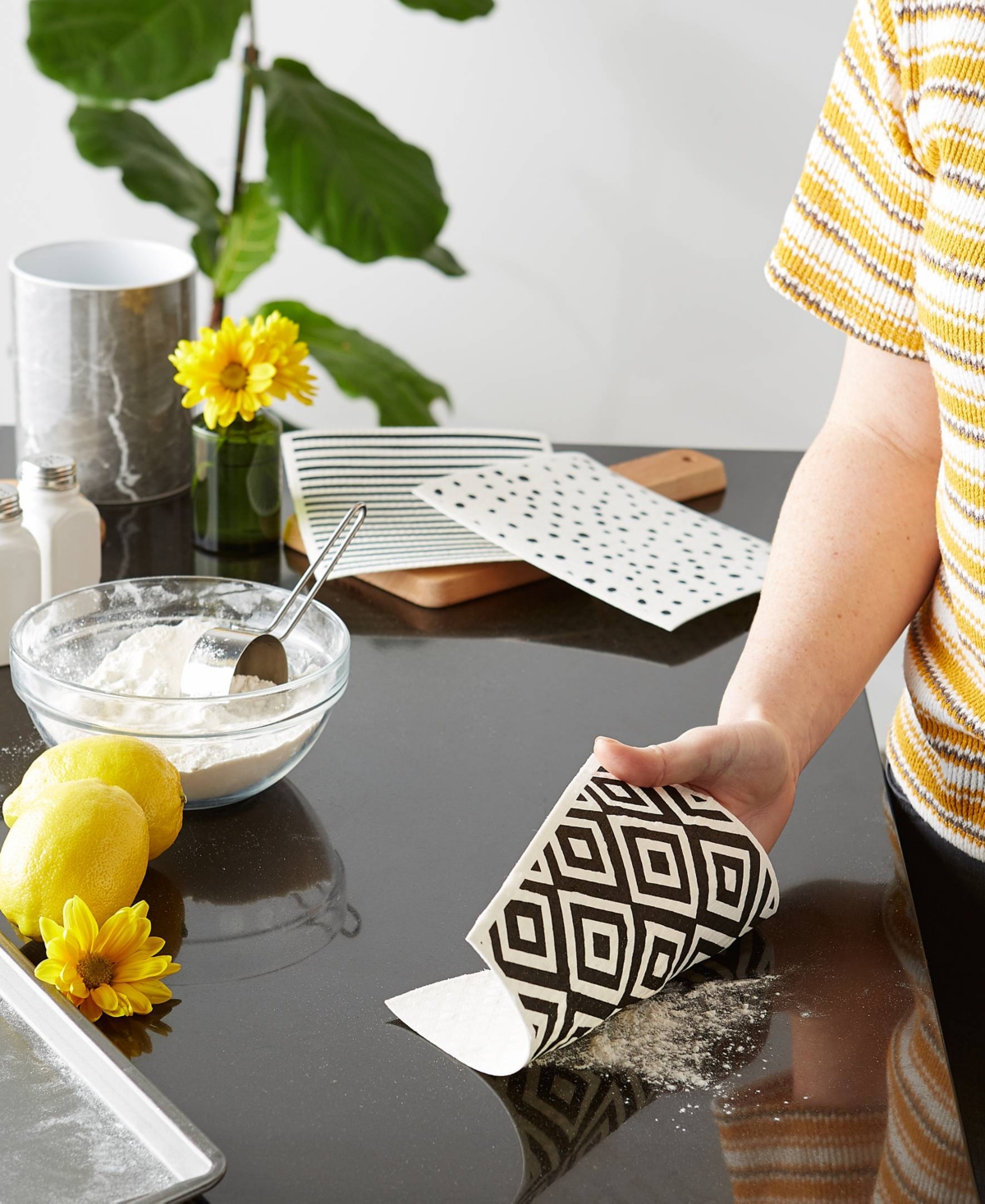 Design Imports Swedish Dishcloths For Kitchen Cleaning, Machine Washable Dishwasher Safe, 7.75 X 6.75", Black White In Black White