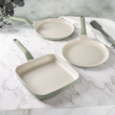 Balance Non-stick Ceramic Omelet pan 10", Recycled Aluminum