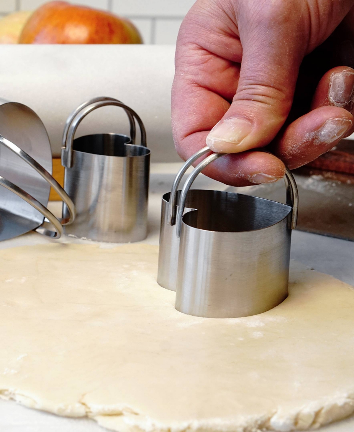 RSVP INTERNATIONAL ENDURANCE STAINLESS STEEL 4 PIECE HEART SHAPED NESTING BISCUIT CUTTER SET 
