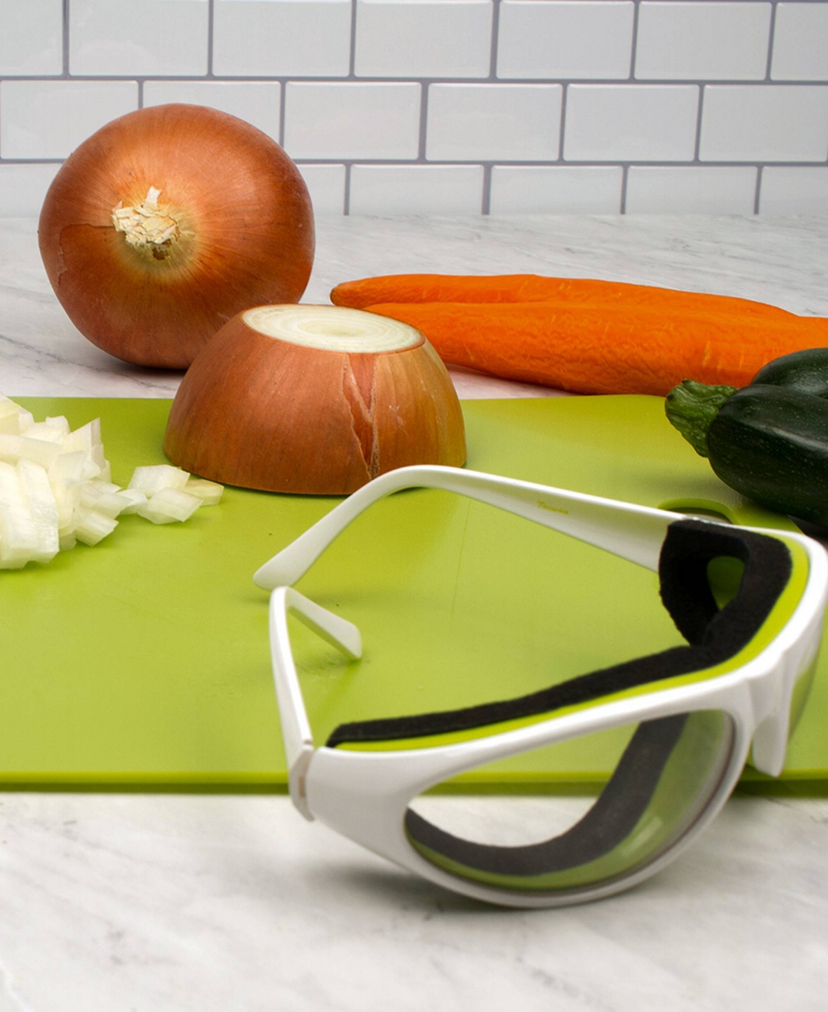 Rsvp International 5.5" X 6.5" X 1.5" Onion Goggles In White