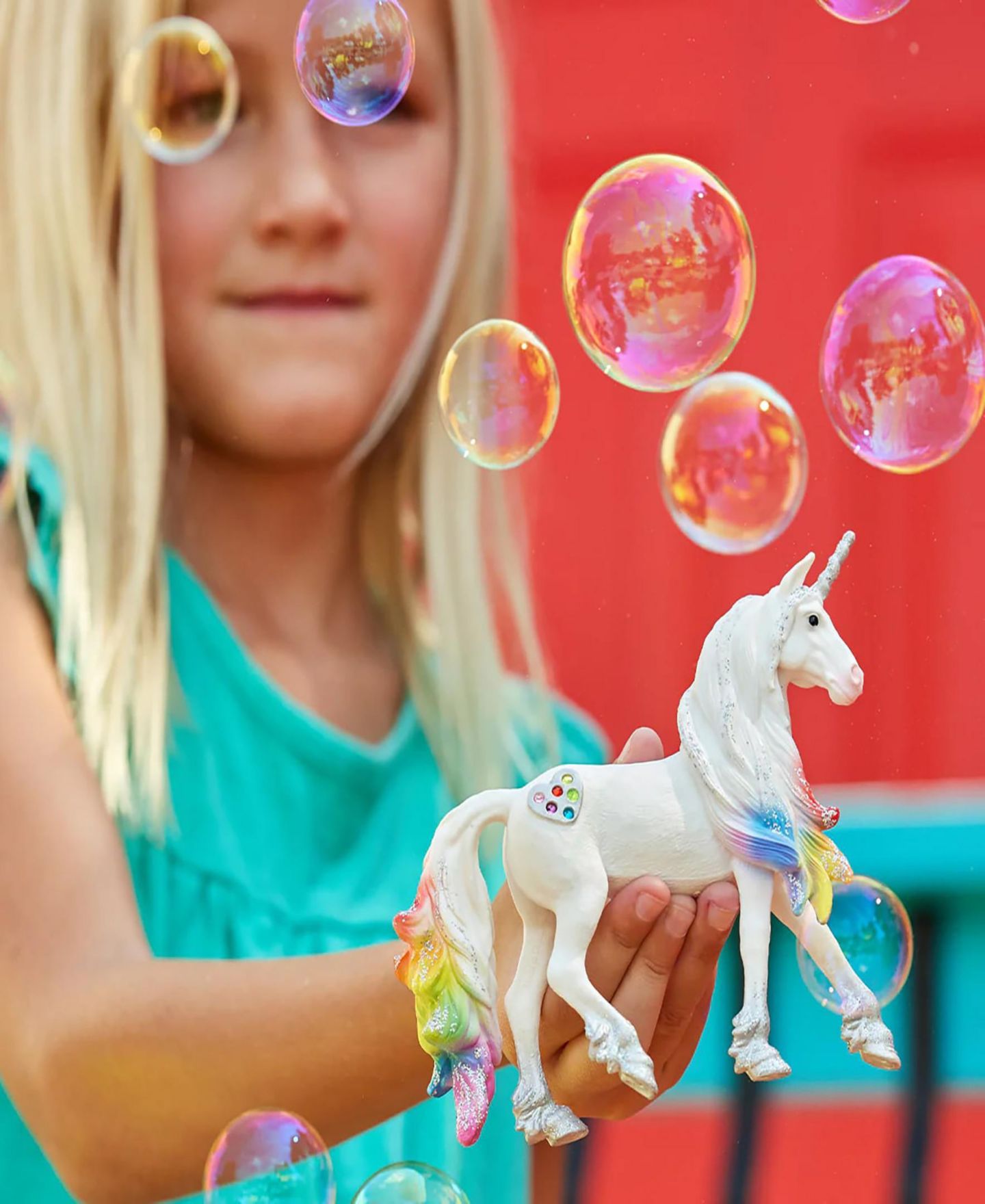 Детская фигурка Schleich Bayala Rainbow Love Unicorn Stallion Figurine, Ages 5+ — фото 2