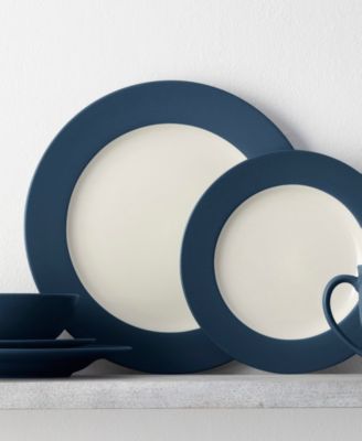 Colorwave Rim Dinner Plates, Set of 4