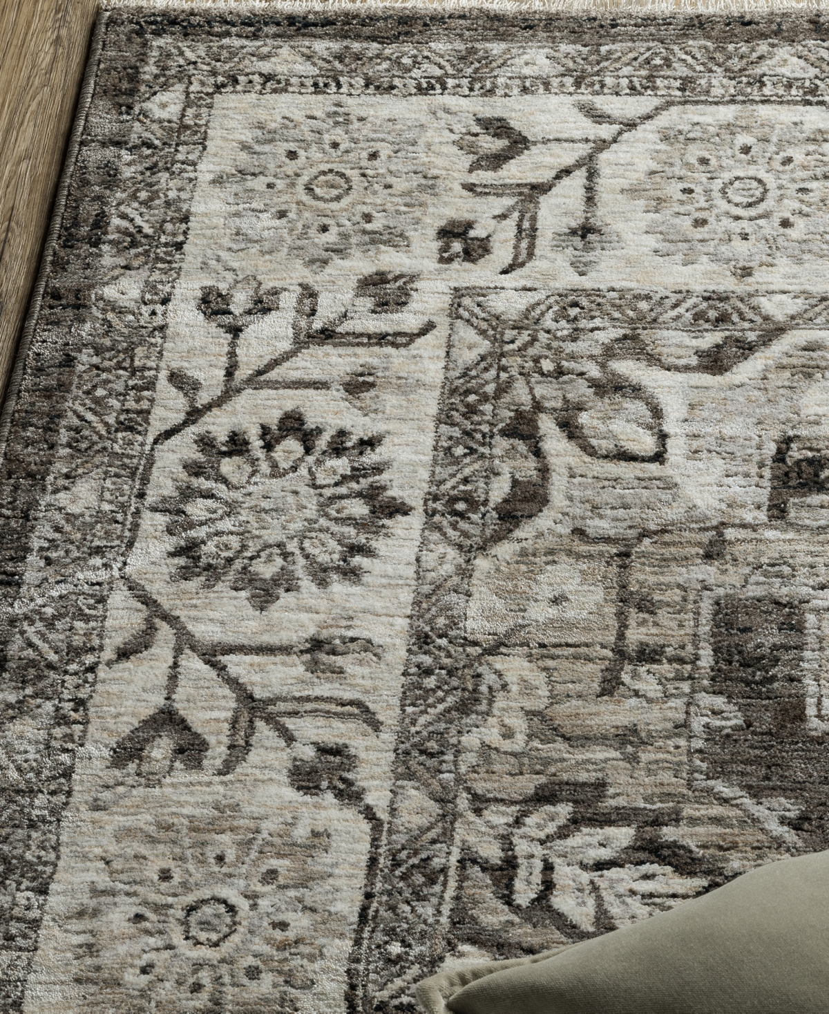 Oriental Weavers Chamberlain Ch08b 5'3x7'6 Area Rug In Gray