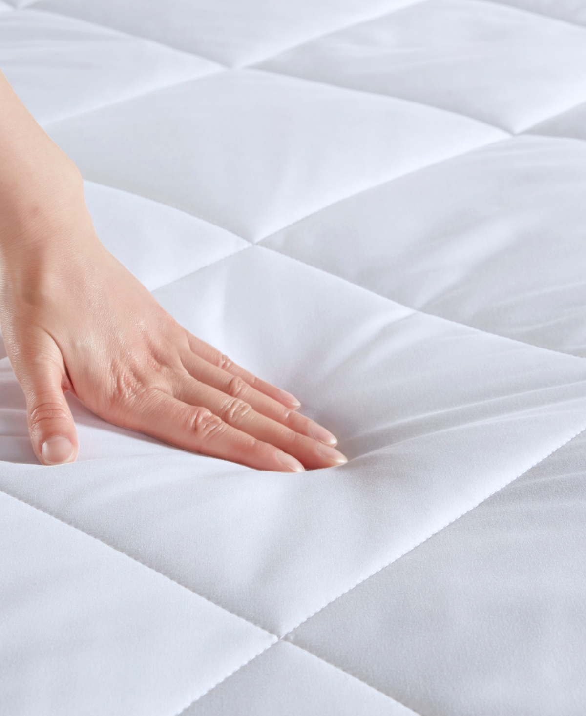 SHARPER IMAGE COOLING TOUCH OVERSIZED DOWN ALTERNATIVE COMFORTER, FULL/QUEEN 