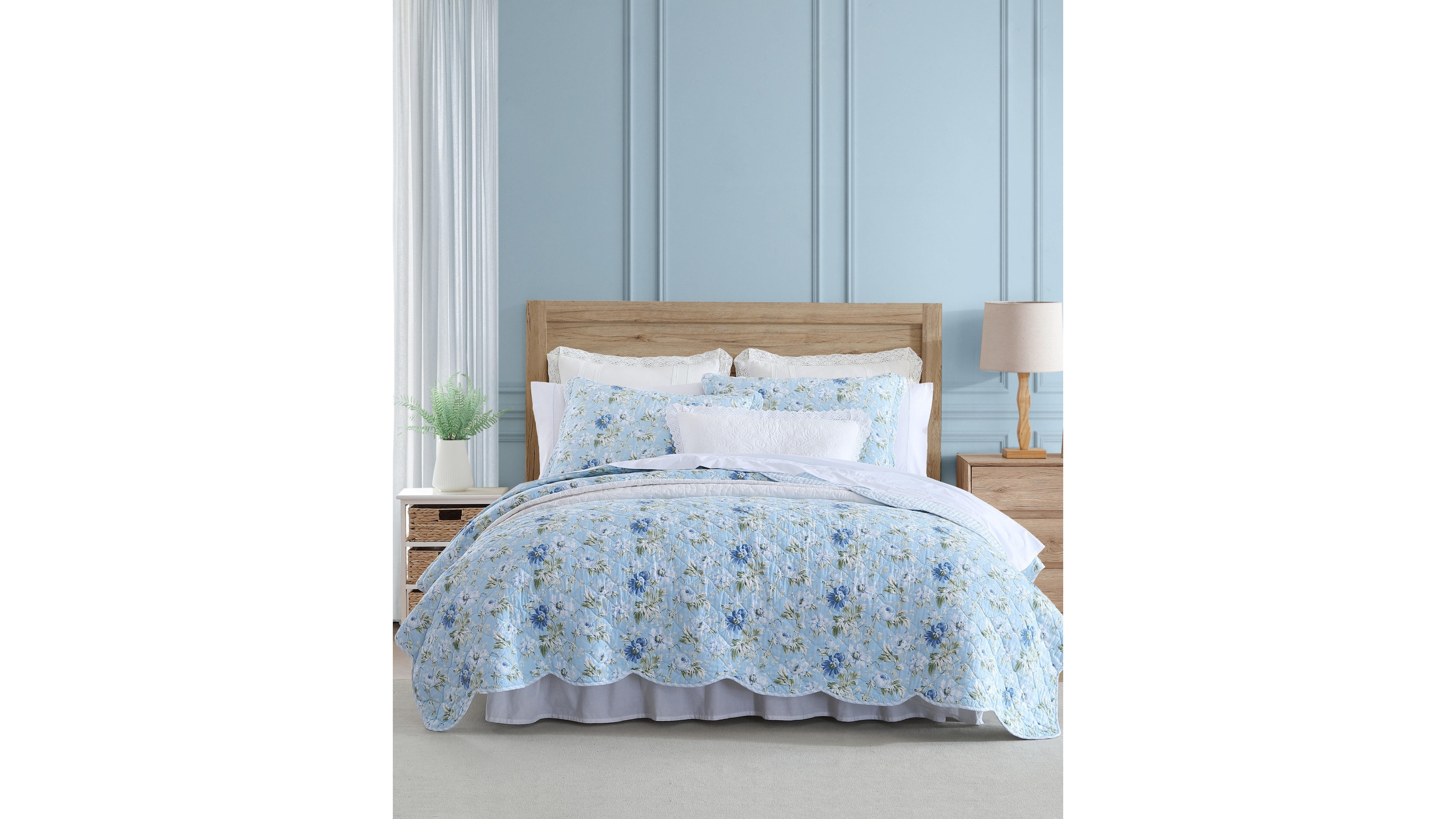 Laura Ashley Peony Garden Reversible 3 Piece Quilt Set, Full/Queen