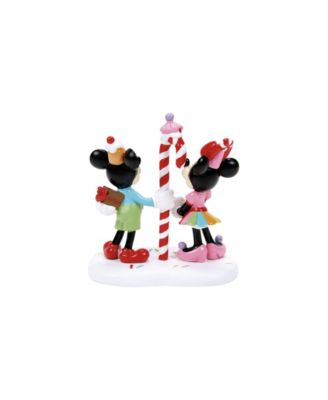 Villages Mickey Minnie Share A Treat