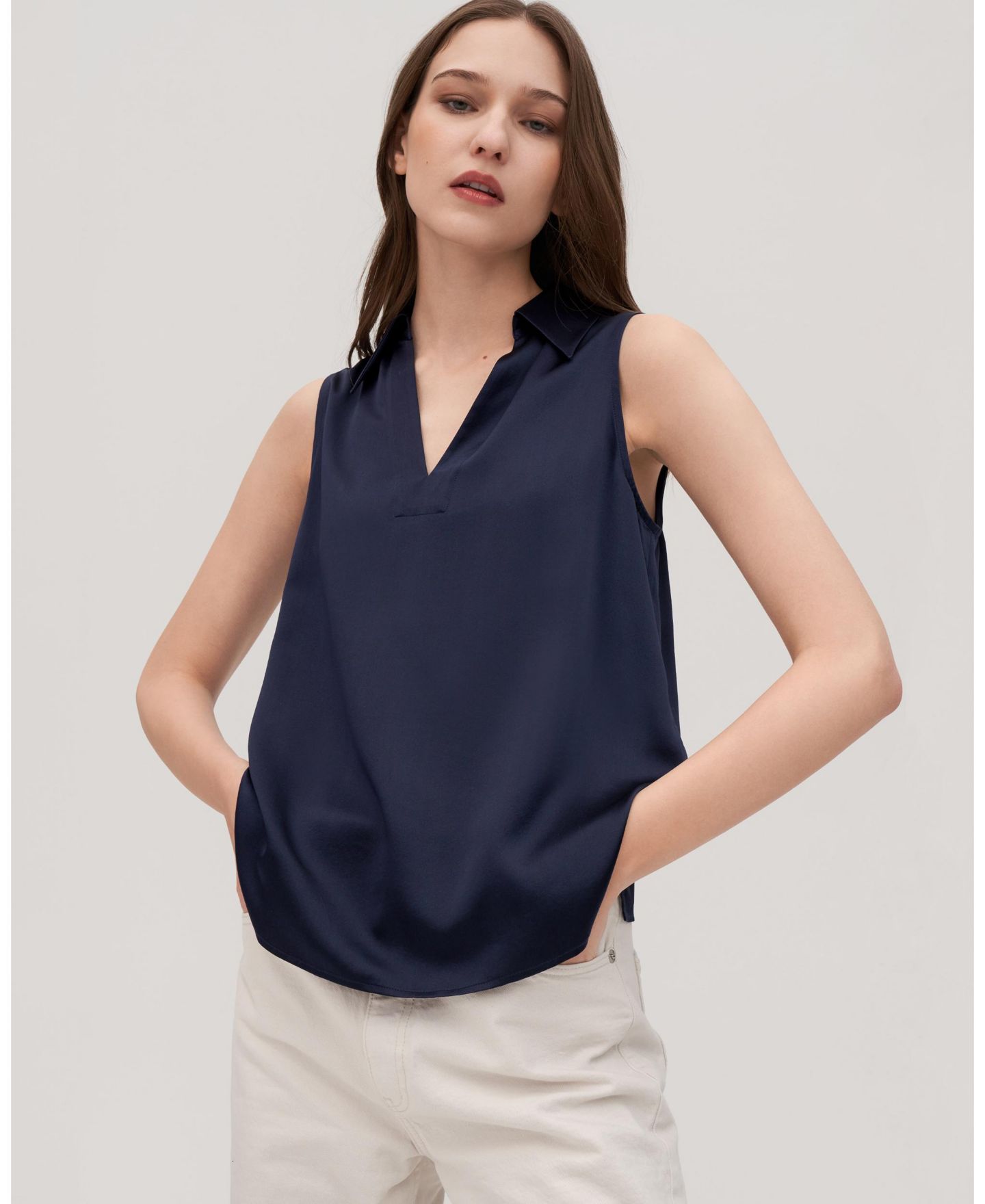 Женская блузка LILYSILK V-Neck Sleeveless Silk Violet, цвет: Тёмно-синий — фото 2