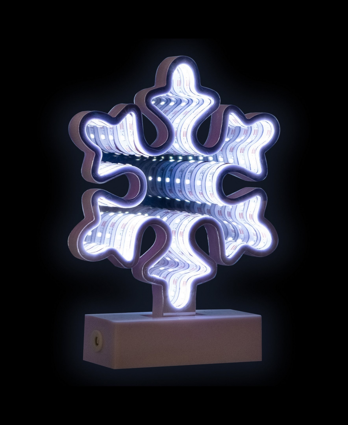 Northlight Led 3d Snowflake Christmas Tunnel Light In White