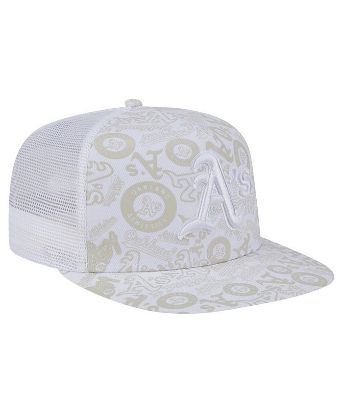 Casquette New Era 9FIFTY Oakland Athletics – Retro Script Trucker Blanche – Neuve