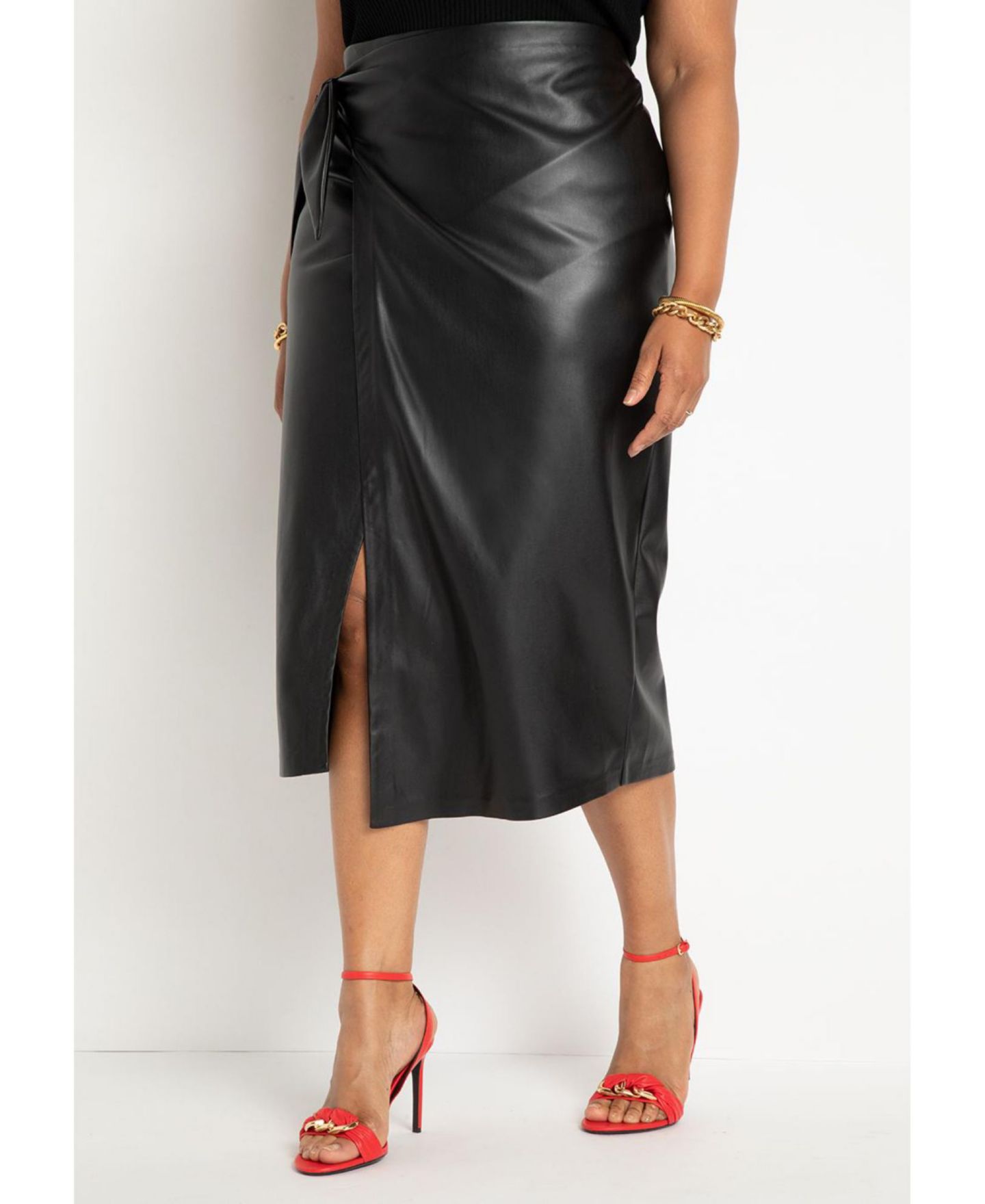 Женская юбка ELOQUII Wrap Front Faux Leather Midi, цвет: Чёрный оникс — фото 3