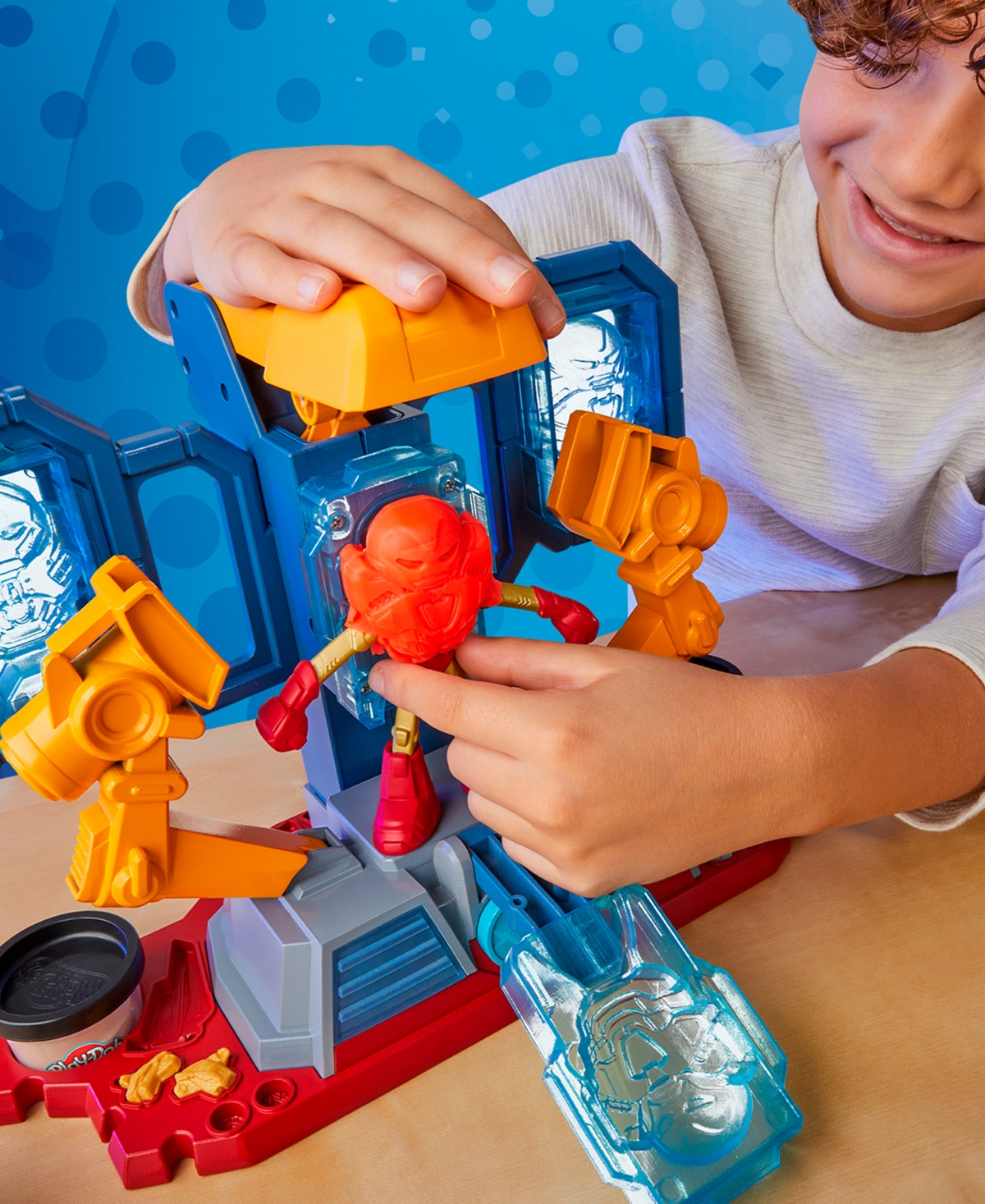 PLAY-DOH MARVEL IRON MAN ARMOR MAKER LAB 