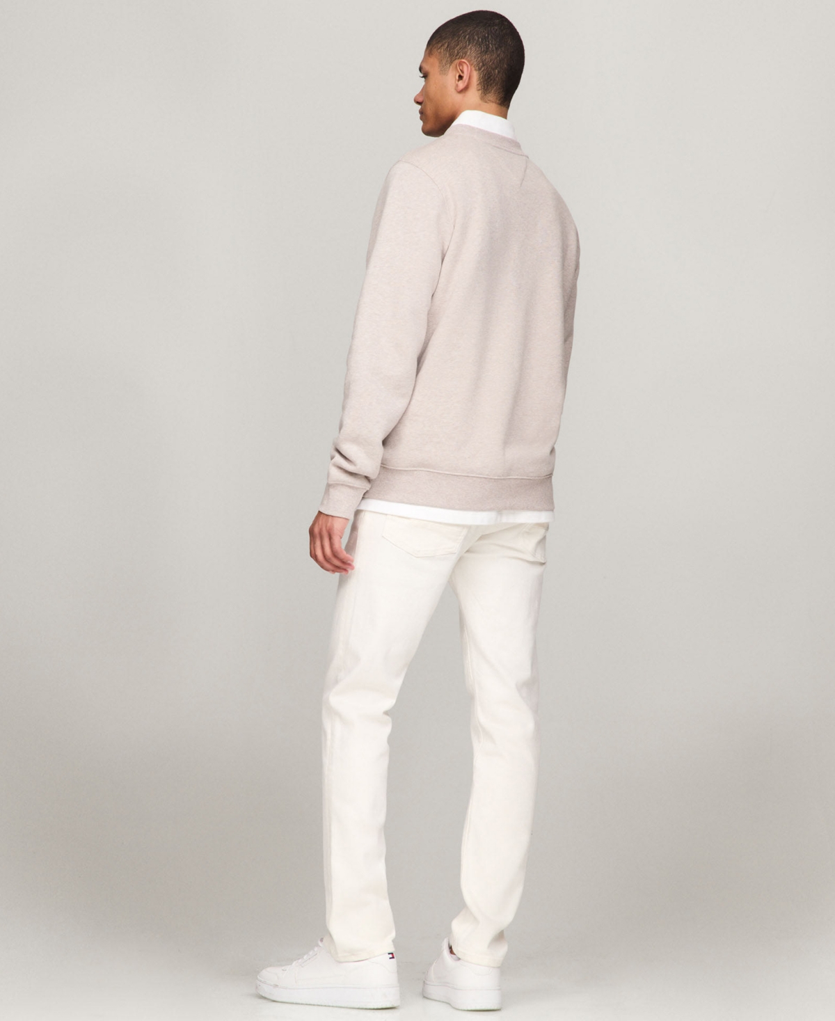 Tommy Hilfiger Men's Long Sleeve Crewneck Embroidered Heritage Crest Sweatshirt In Heathered Pebble