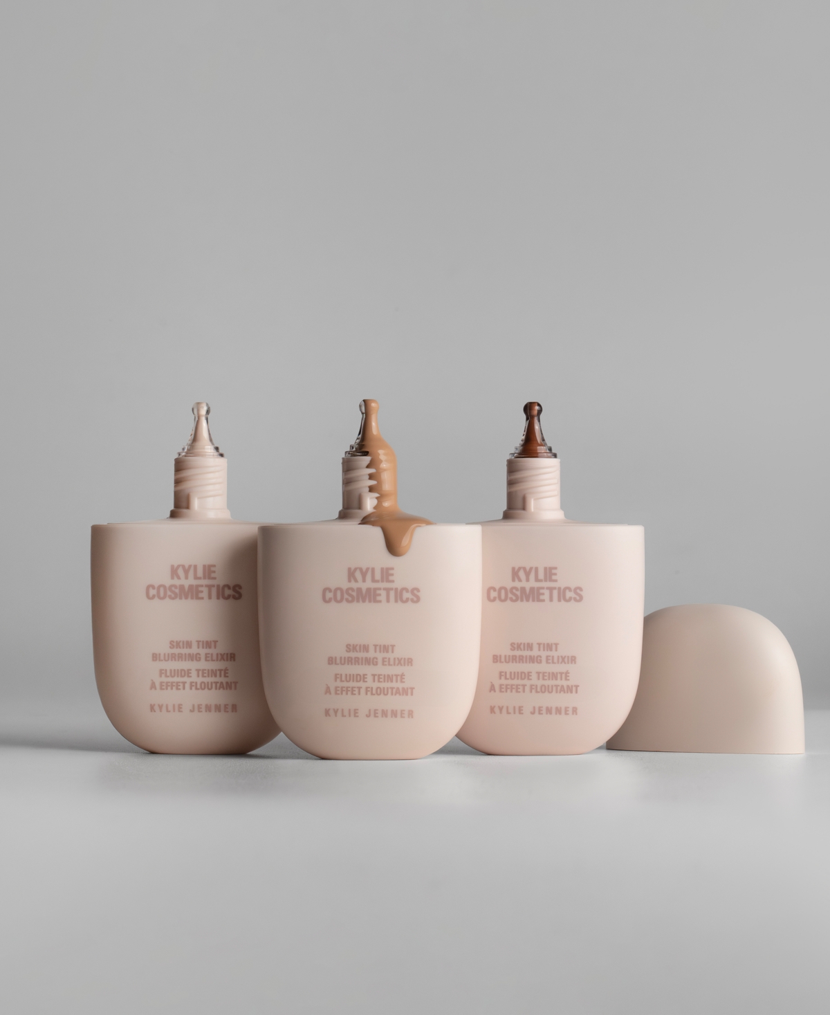 Kylie Cosmetics Skin Tint Blurring Elixir Foundation, 1 Oz. In 2w (fair Light With Warm,subtle Peachy