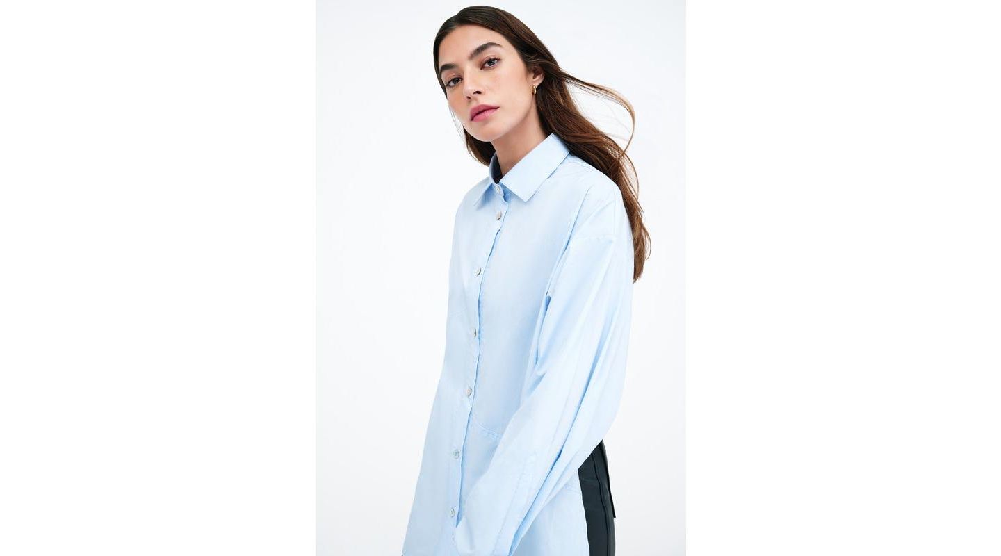 Женская рубашка Marcella Ezra Cropped-Back Cotton Poplin Button-Up with Dolman Sleeves, цвет: Светлый синий — фото 6