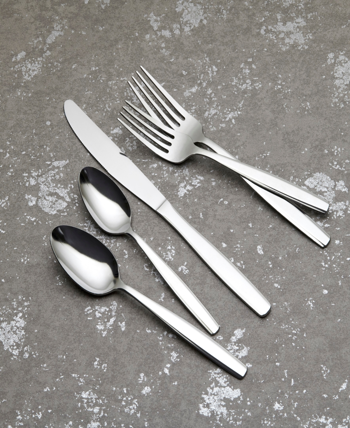 Ornative Amias Service For 4 20 Piece Flatware Set In Silver