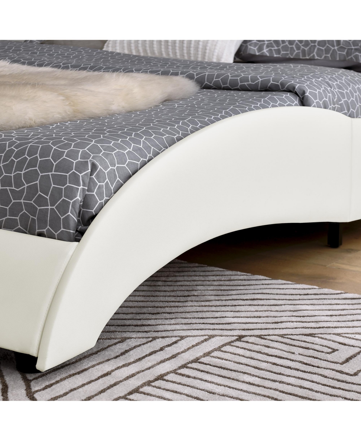 Streamdale Furniture ModernFaux Leather Platform Bed with Curved Headboard - White