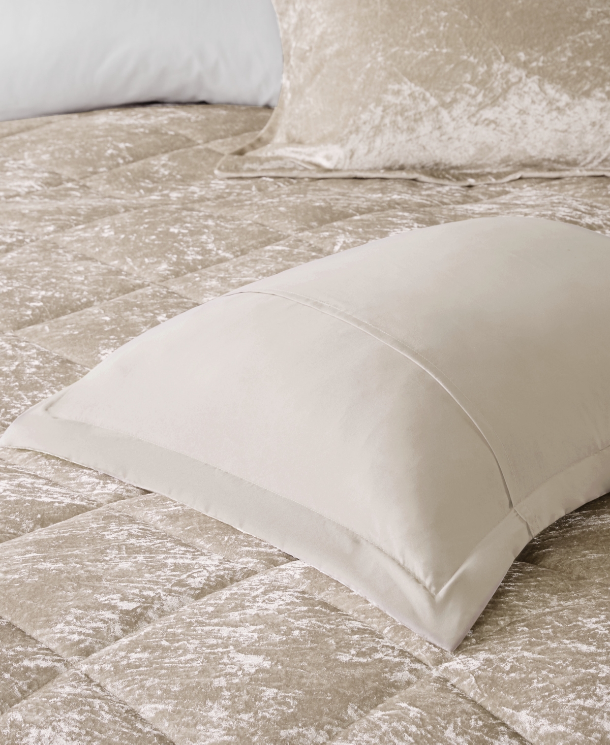 Intelligent Design Felicia Velvet 4-Pc. Comforter Set, Full/Queen