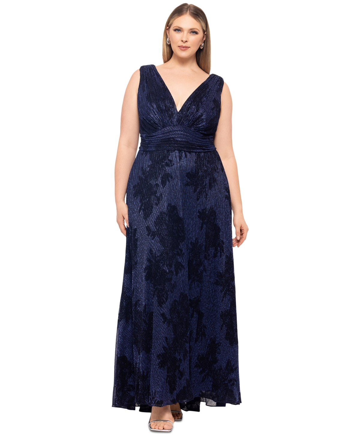 BETSY & ADAM PLUS SIZE CRINKLE SLEEVELESS V-NECK GOWN 