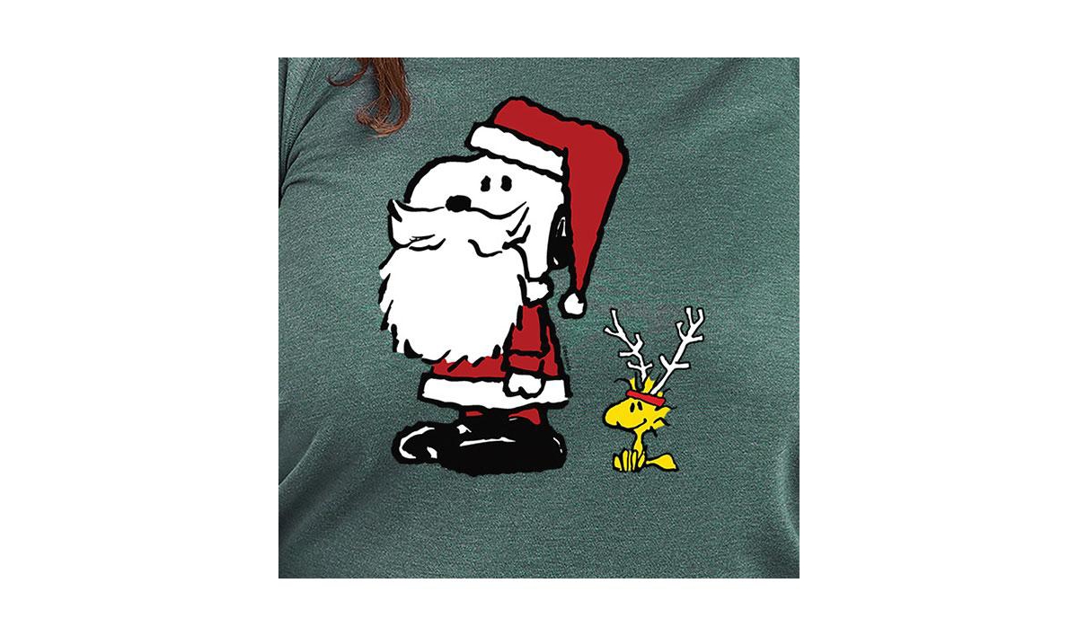 Hybrid Apparel Plus Size Peanuts Christmas Graphic Pullover T-shirt In Green