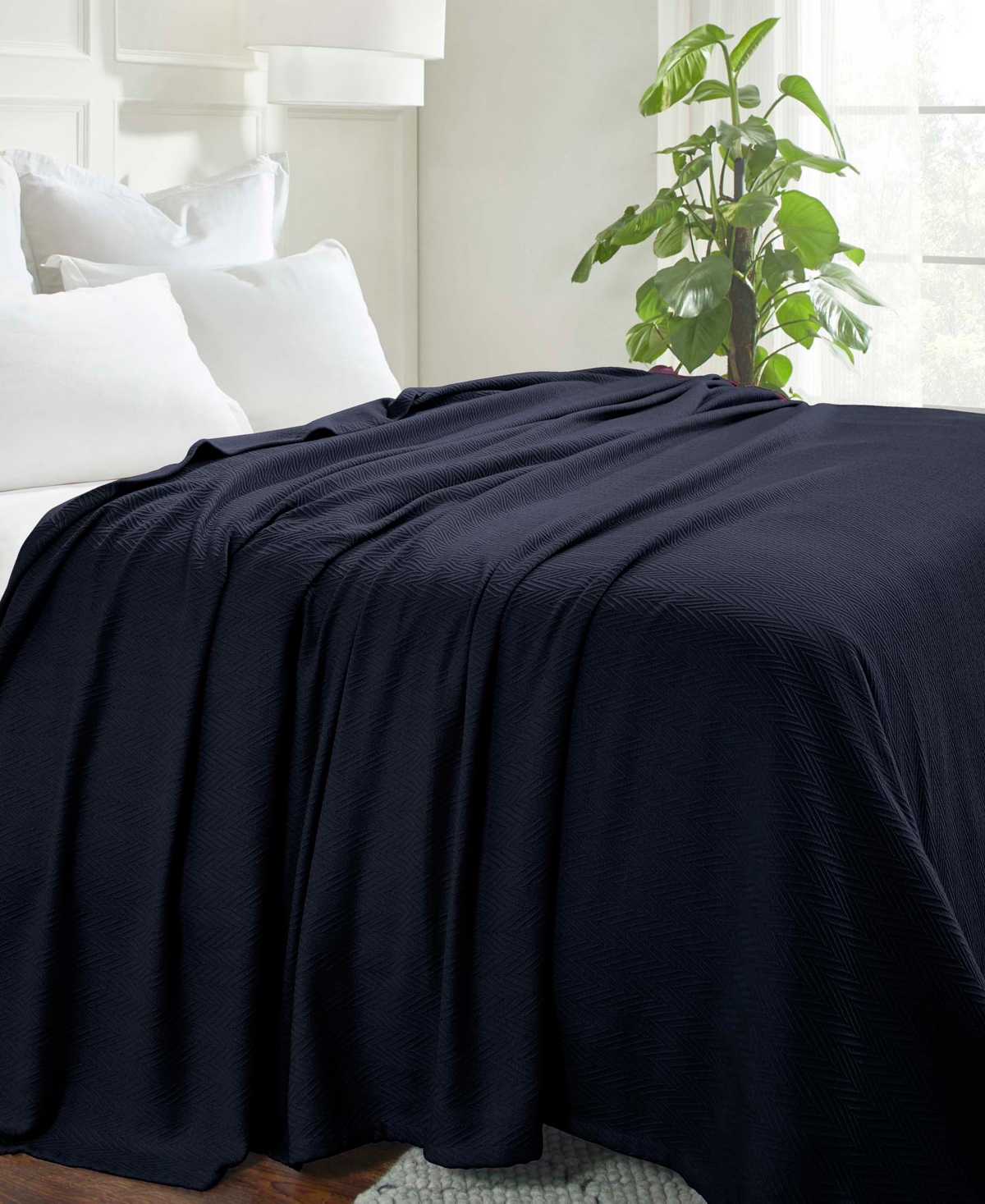 Superior Chevron All-season Cotton Blanket, King In Navy Blue