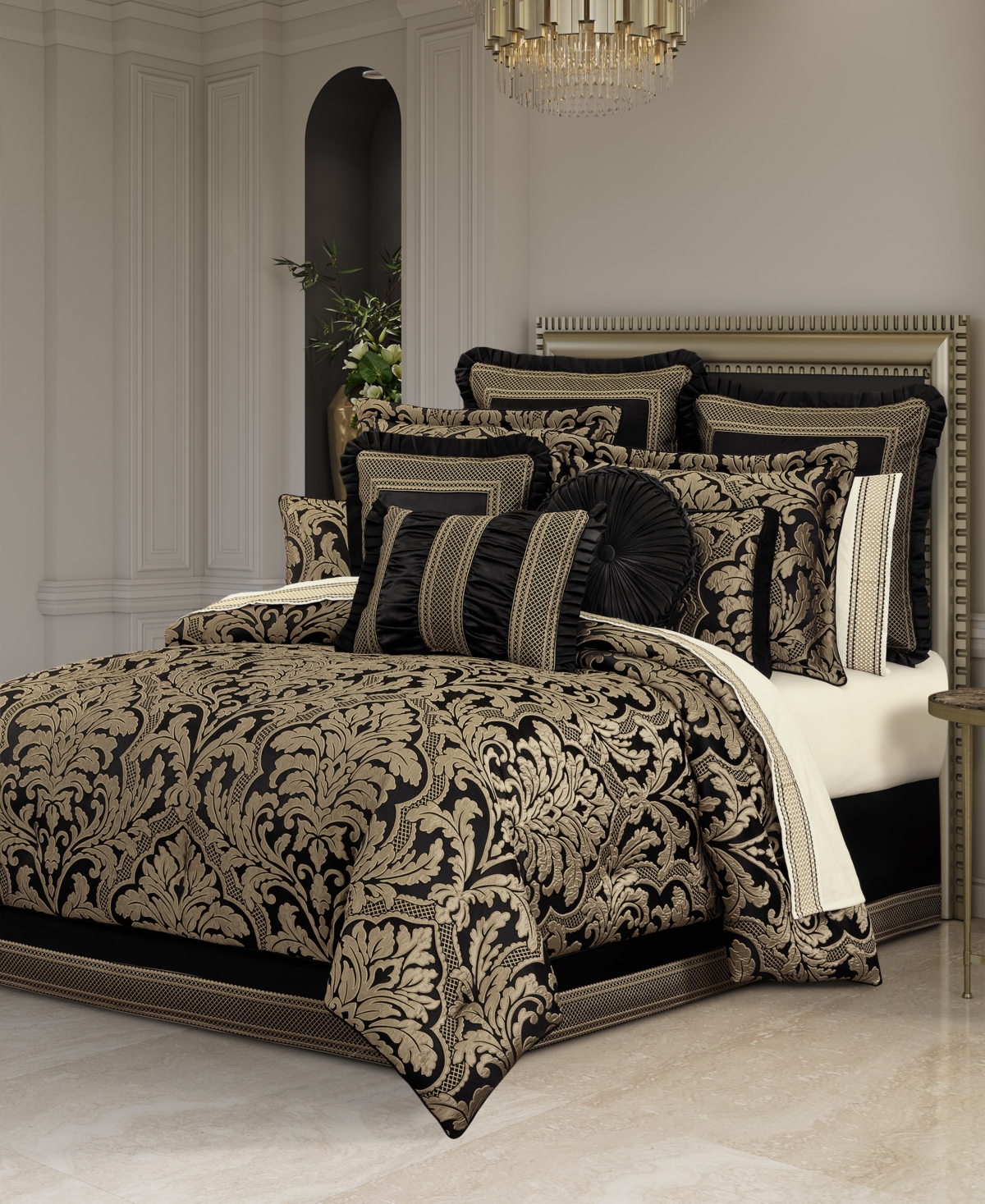 J Queen New York Brunello 4-pc. Comforter Set, King In Black
