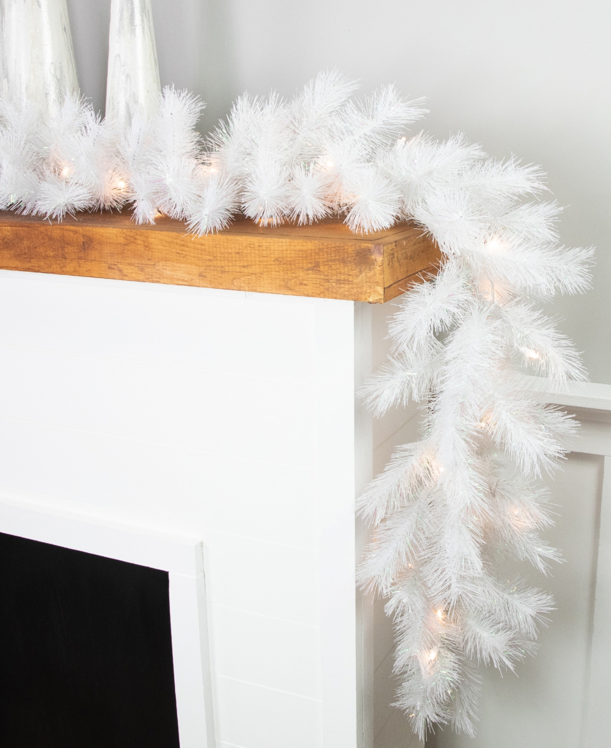 Northlight 9ft Pre-lit White Alaskan Pine Artificial Christmas Garland In White
