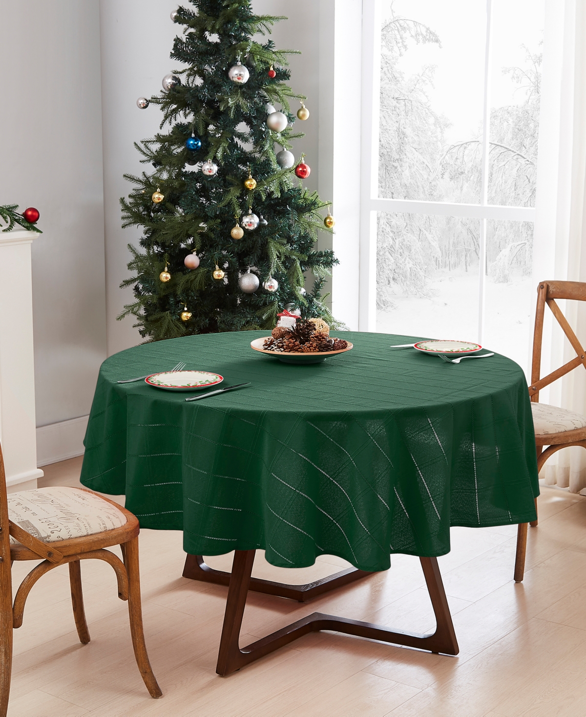 Izod Chadwick Tablecloth 70" Round In Green