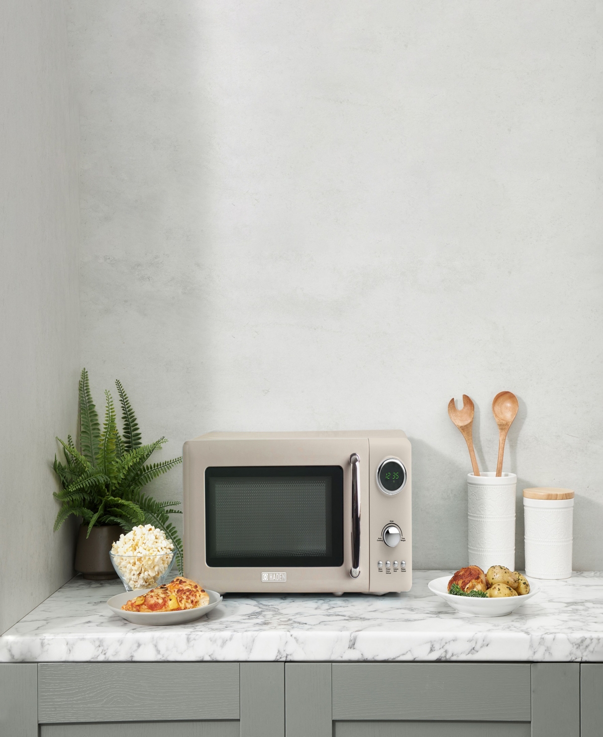 Haden Countertop Compact 700 Watt Microwave Oven -Chrome