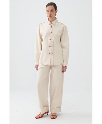 Women's Jeans with Contrast Color Embroidery