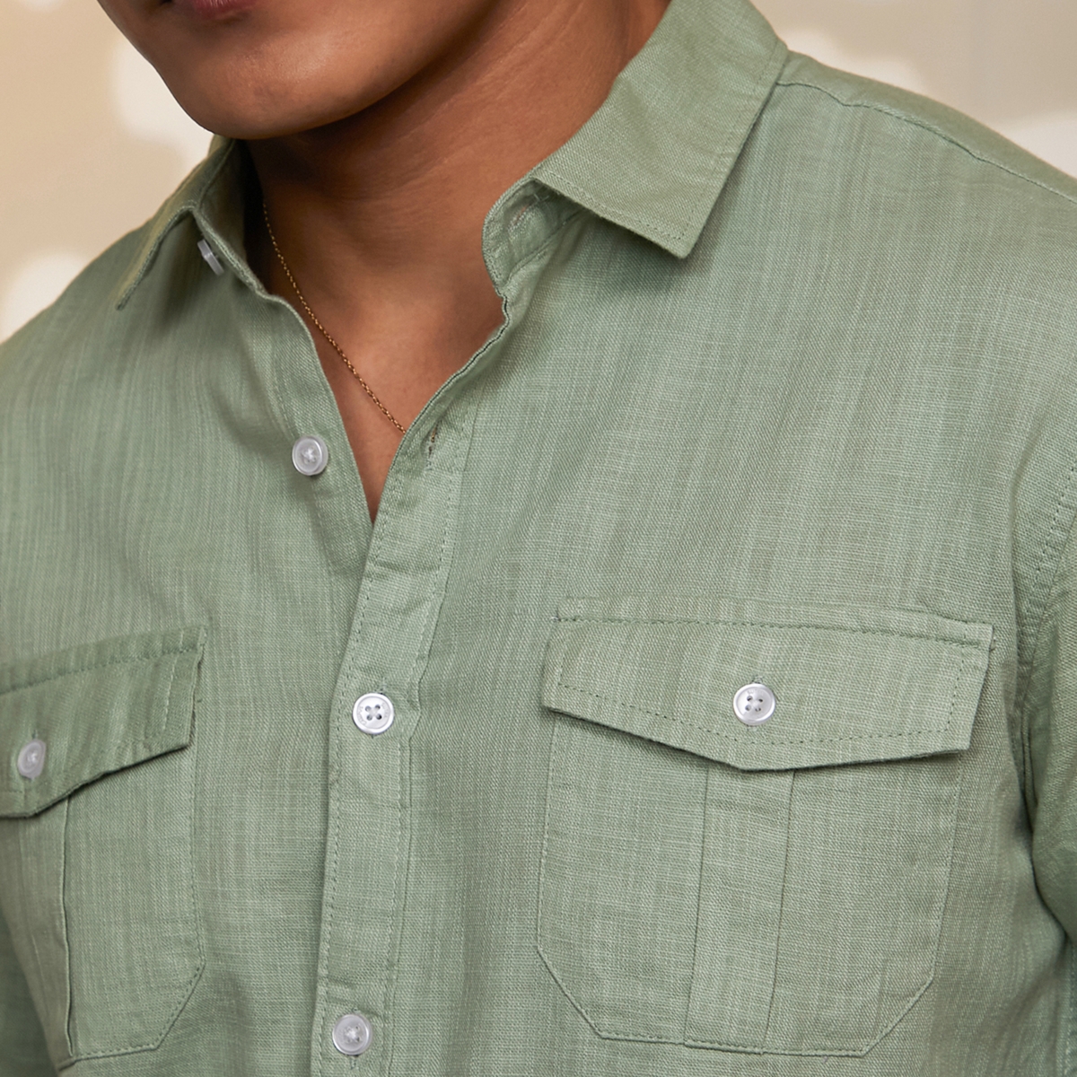 Campus Sutra Men's OliveSolid Utility Shirt - Green