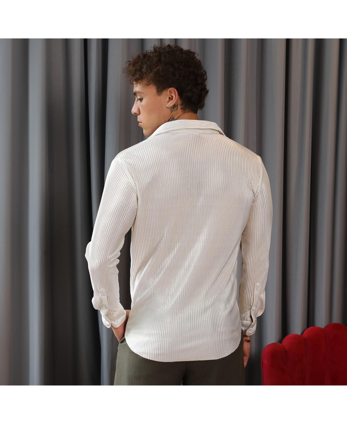 Campus Sutra Men's DaisyMetallic Pleated Shirt - White