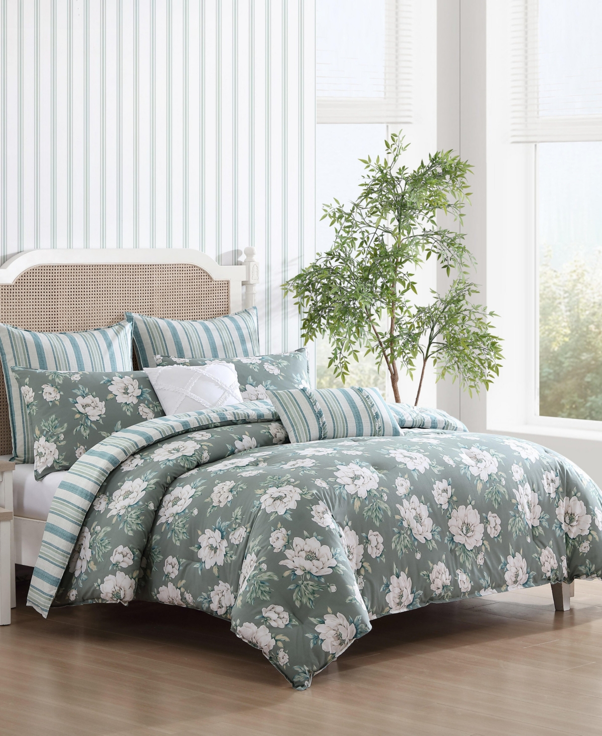 Laura Ashley Wisley Floral Reversible -Pc. Comforter Set
