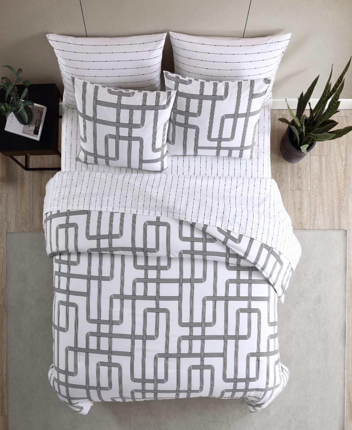 City Scene Mainline Microfiber& White 2 Piece Duvet Cover Set-Twin - Black/white