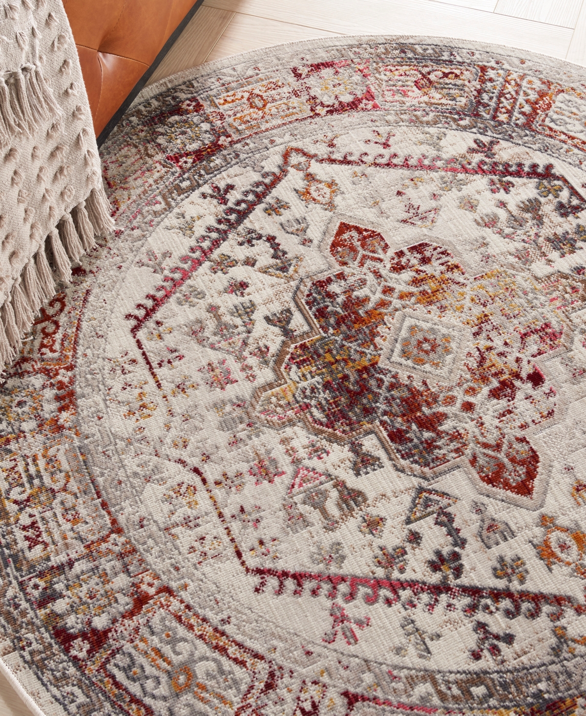 Nourison Home Vintage Kashan Vka08 4'x4' Round Area Rug In Ivory,red