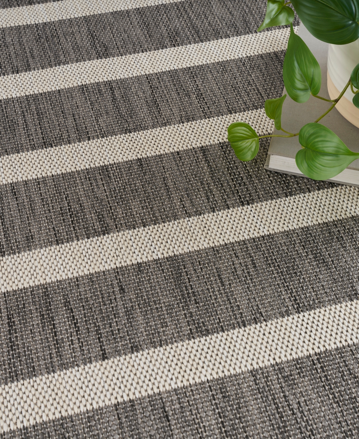 Nourison Home Positano Pos03 5'x7' Area Rug In Charcoal