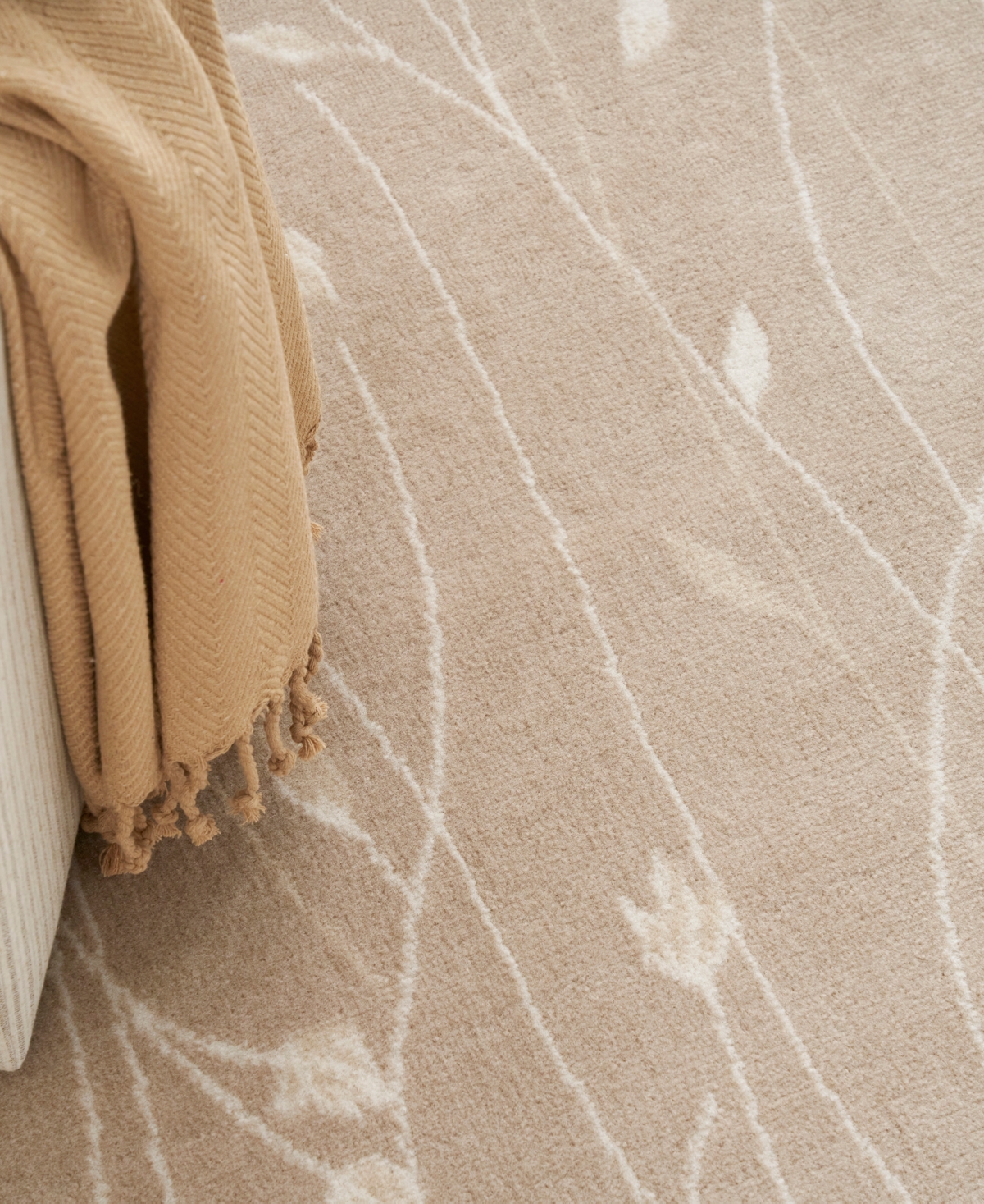 Nourison Home Grafix Grf15 7'10"x9'10" Area Rug In Beige