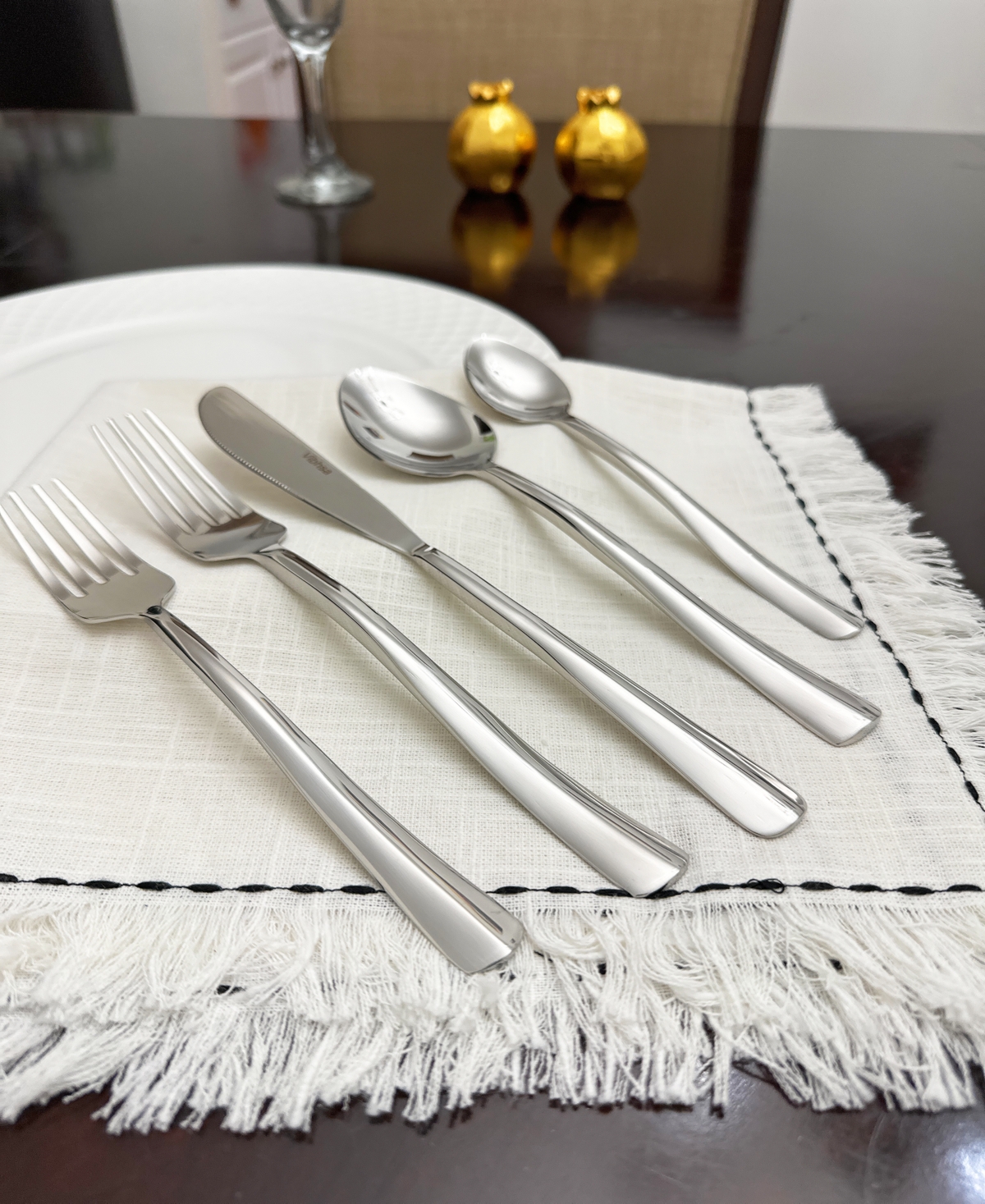 VIBHSA SWIRL 20-PC. FLATWARE SET, SERVING FOR 4 