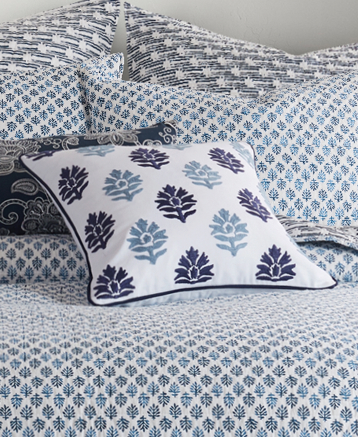 Levtex Aditya Medallion Embroidered Decorative Pillow, 18" X 18" In Navy